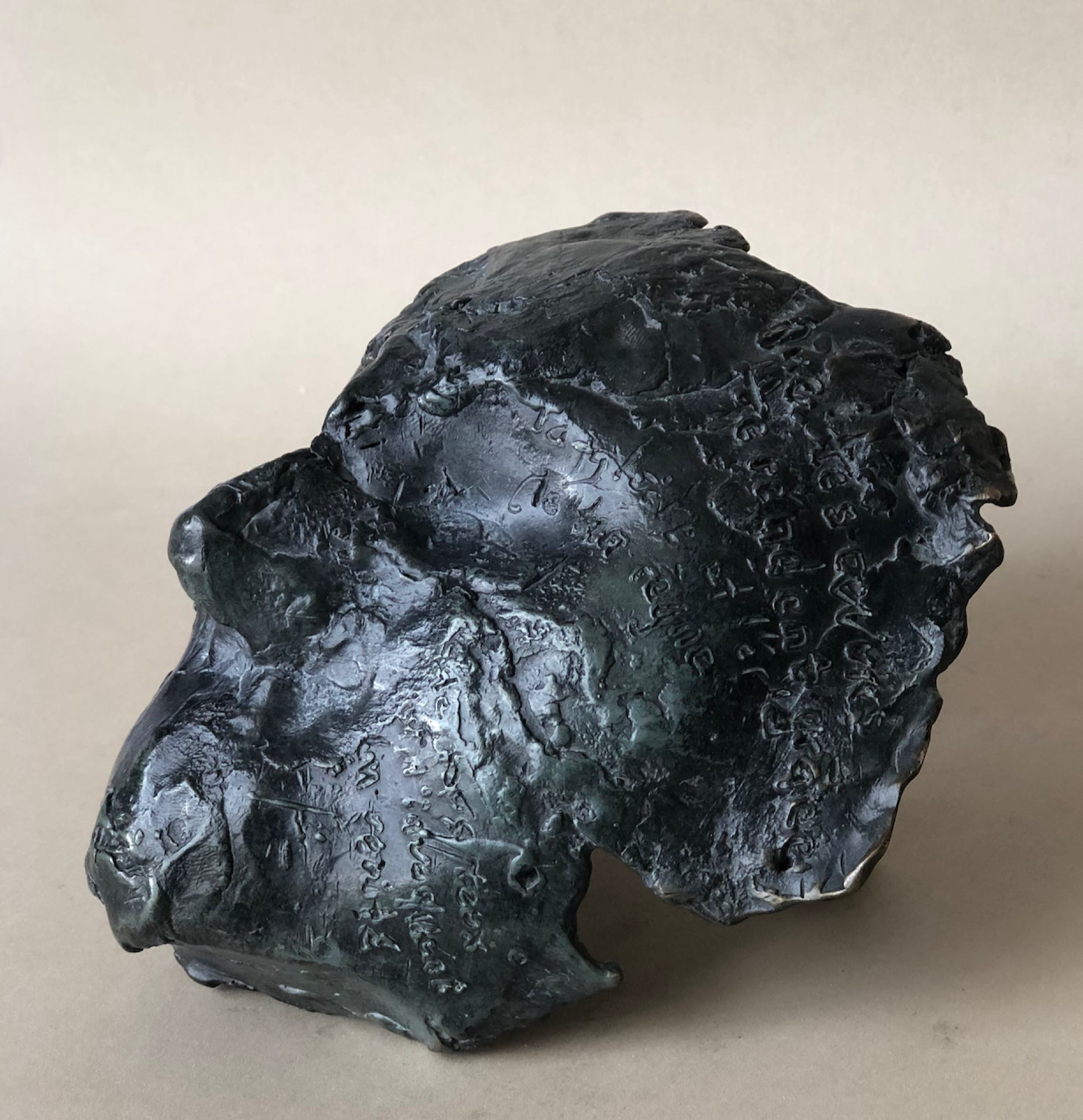 Masque en bronze par Philippe-H. Claudel- Vue profil
